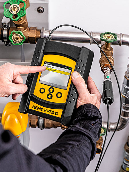 Tlaková zkouška potrubí vodou a vzduchem Olomouc